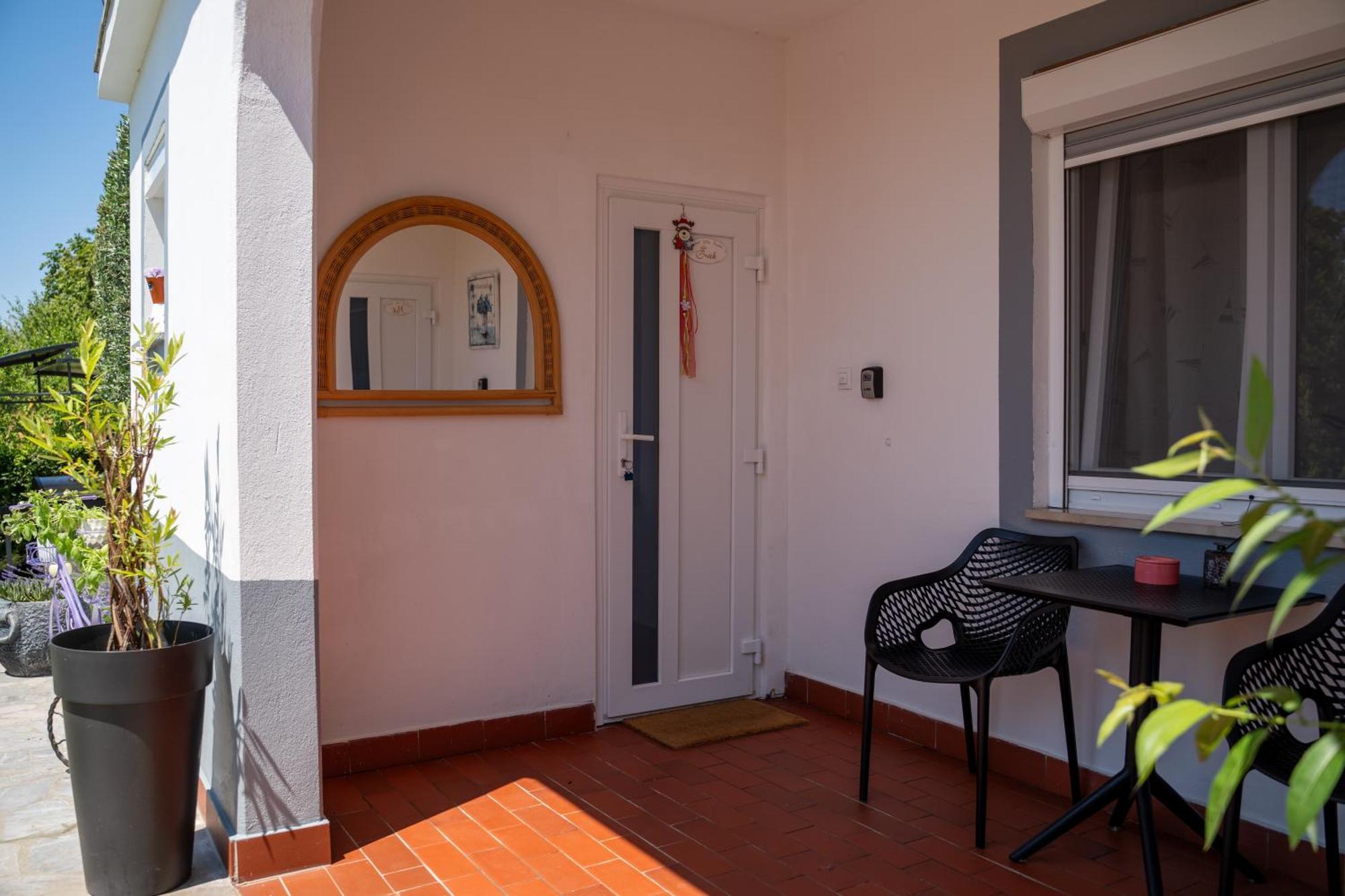 Apartments Villa Bazilika Secovlje Bilik gambar