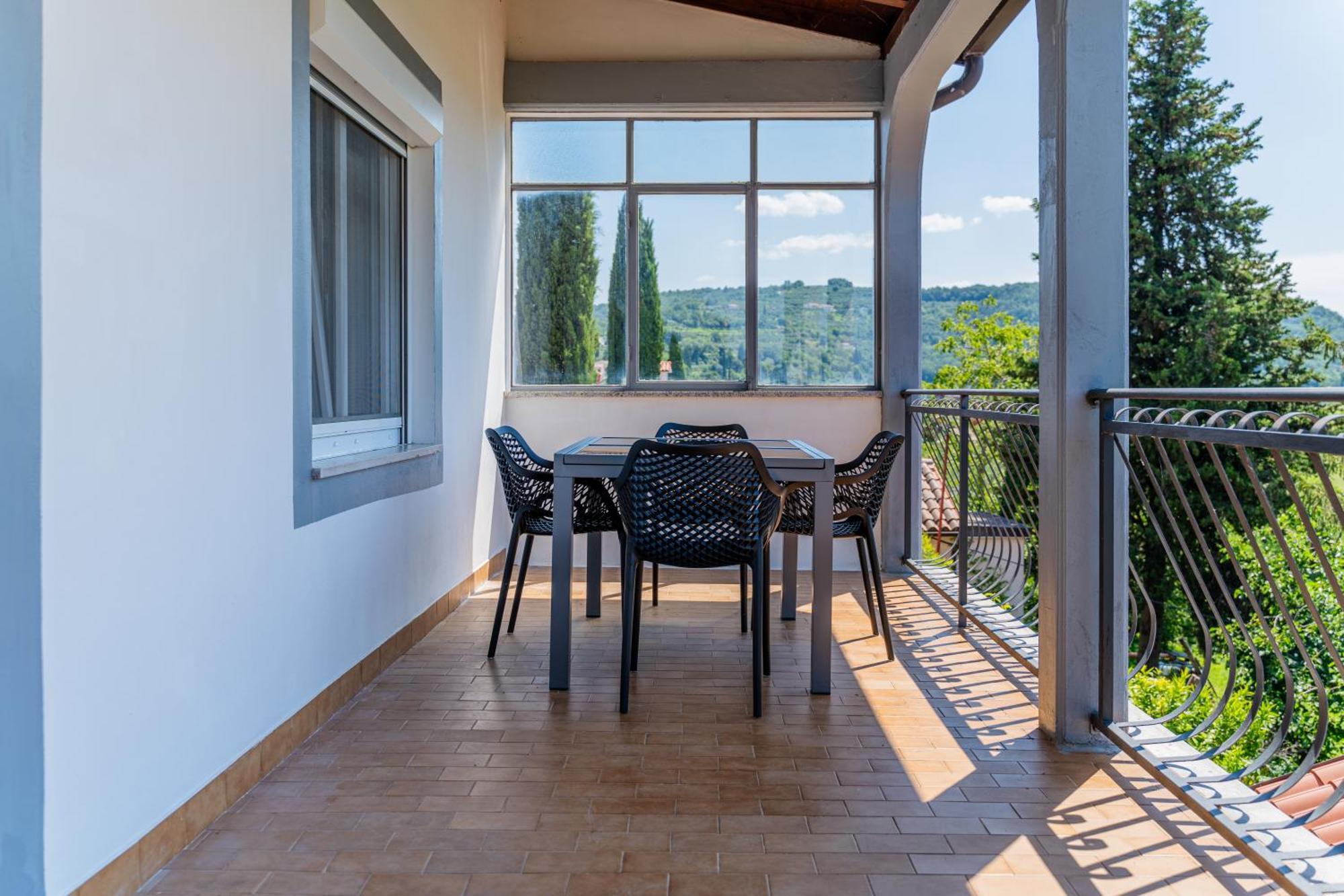 Apartments Villa Bazilika Secovlje Bilik gambar